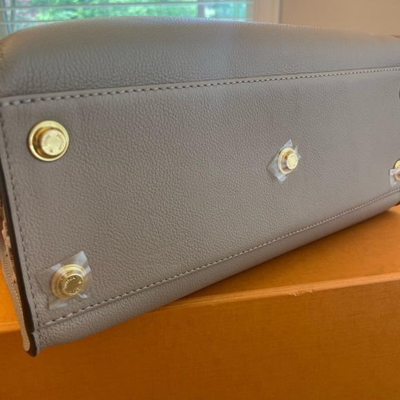 Louis Vuitton ON MY SIDE MM - Picture 11 of 17